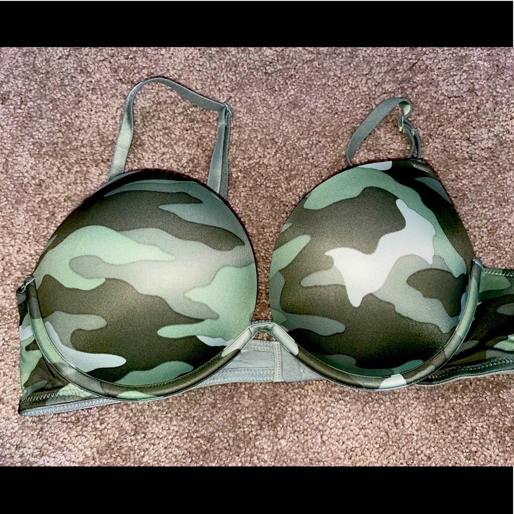 36B Victoria’s Secret camp print push up bra
